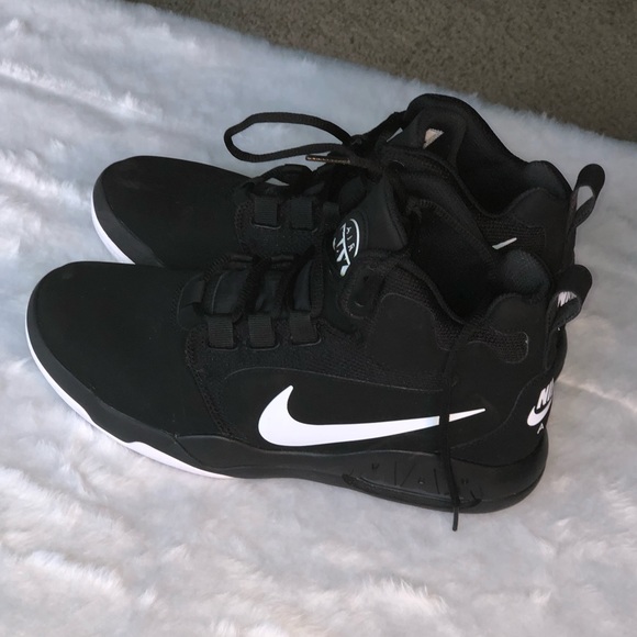 black white nike air